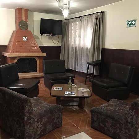 קיטו Hotel Majestic מראה חיצוני תמונה