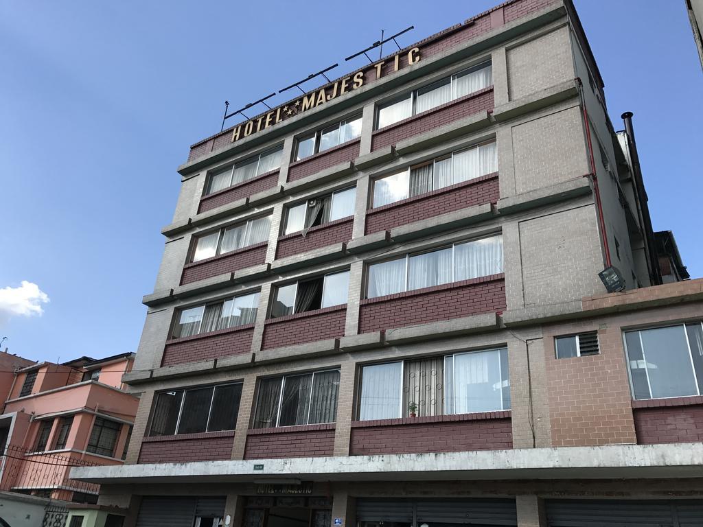 קיטו Hotel Majestic מראה חיצוני תמונה