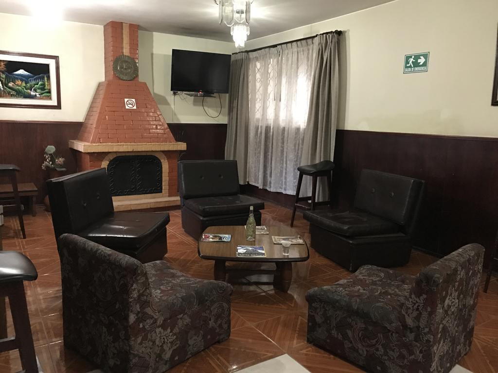 קיטו Hotel Majestic מראה חיצוני תמונה