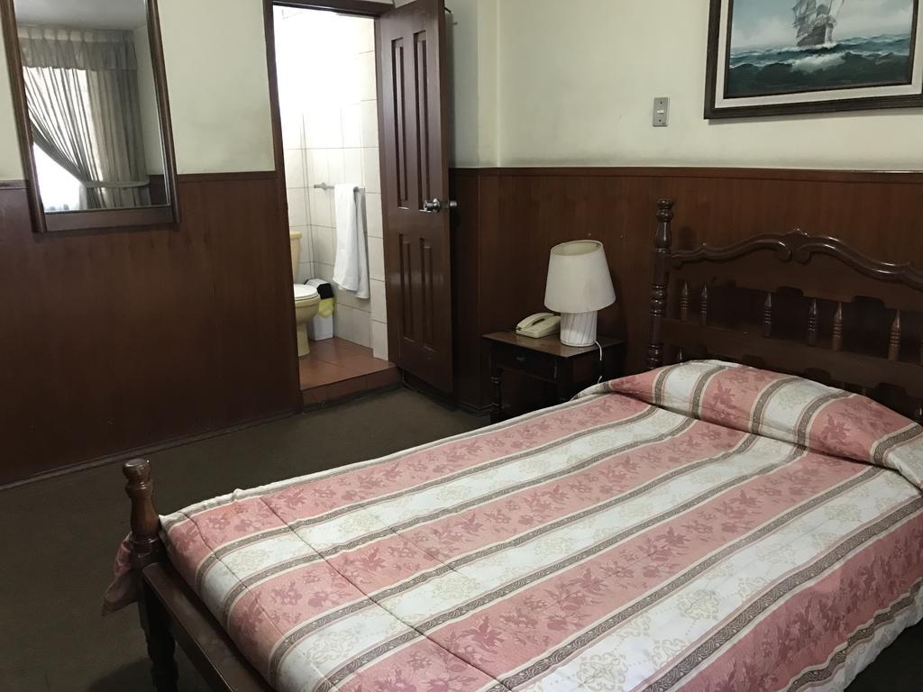 קיטו Hotel Majestic מראה חיצוני תמונה