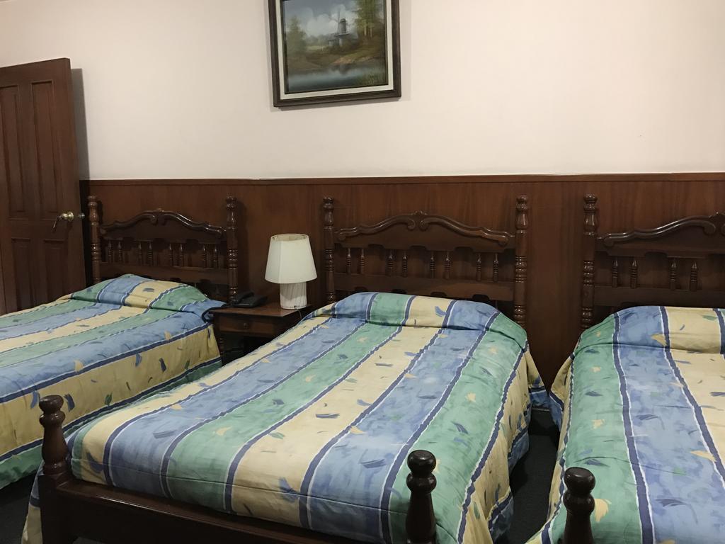 קיטו Hotel Majestic מראה חיצוני תמונה
