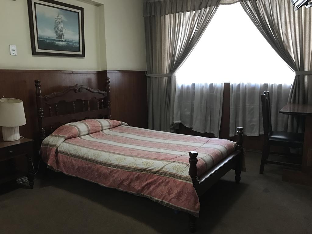 קיטו Hotel Majestic מראה חיצוני תמונה